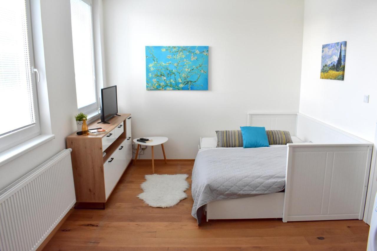 Апартаменти Airstay Apartment: Grebovka
