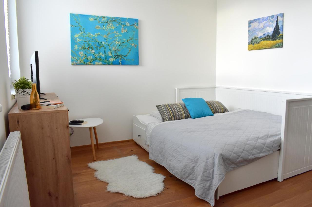 Апартаменти Airstay Apartment: Grebovka Прага
